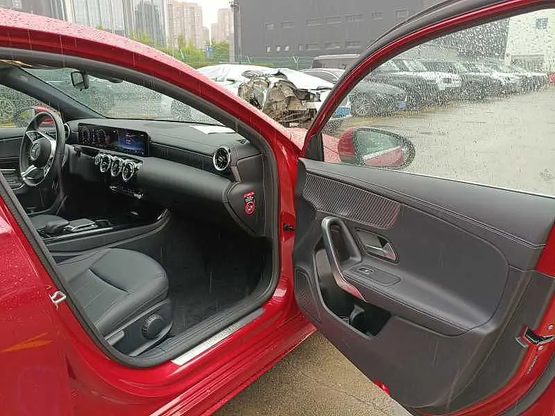 Mercedes Benz Class A 2023 A 200 L 1.3T Dynamic Automatic 10