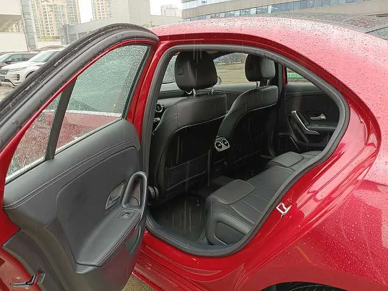 Mercedes Benz Class A 2023 A 200 L 1.3T Dynamic Automatic 14