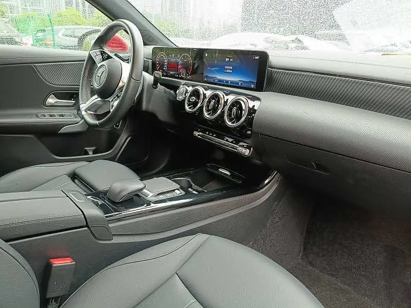 Mercedes Benz Class A 2023 A 200 L 1.3T Dynamic Automatic 9
