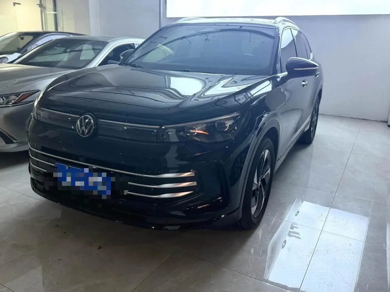 Open image lightbox: Volkswagen 2024 Tiguan L PRO 2.0TSI 330TSI Two-Drive Smart Collar Edition Automatic Gear