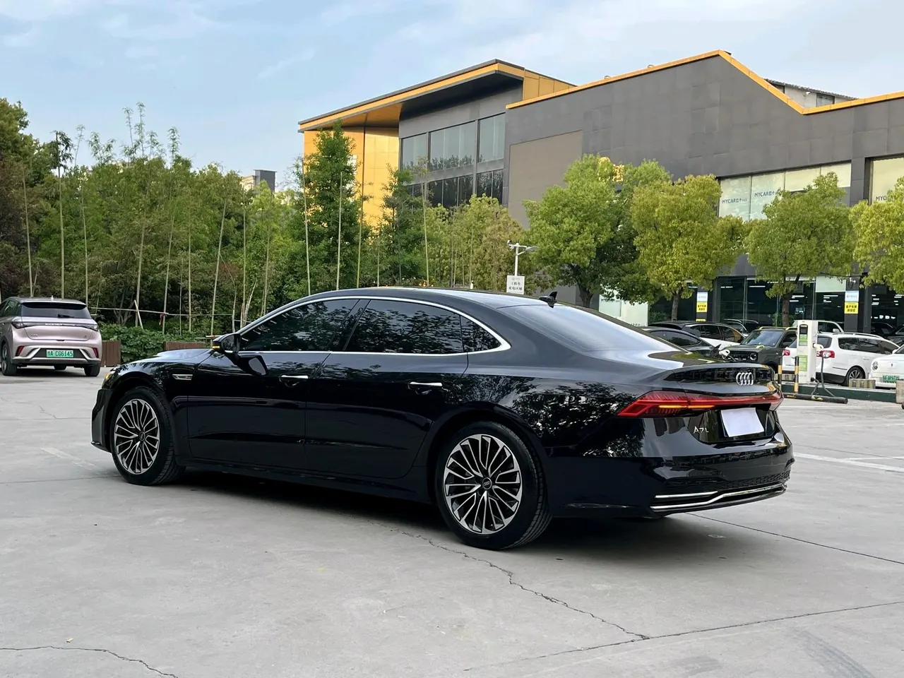Audi 2024 A7L 2.0TFSI 45TFSI Luxury Automatic 3