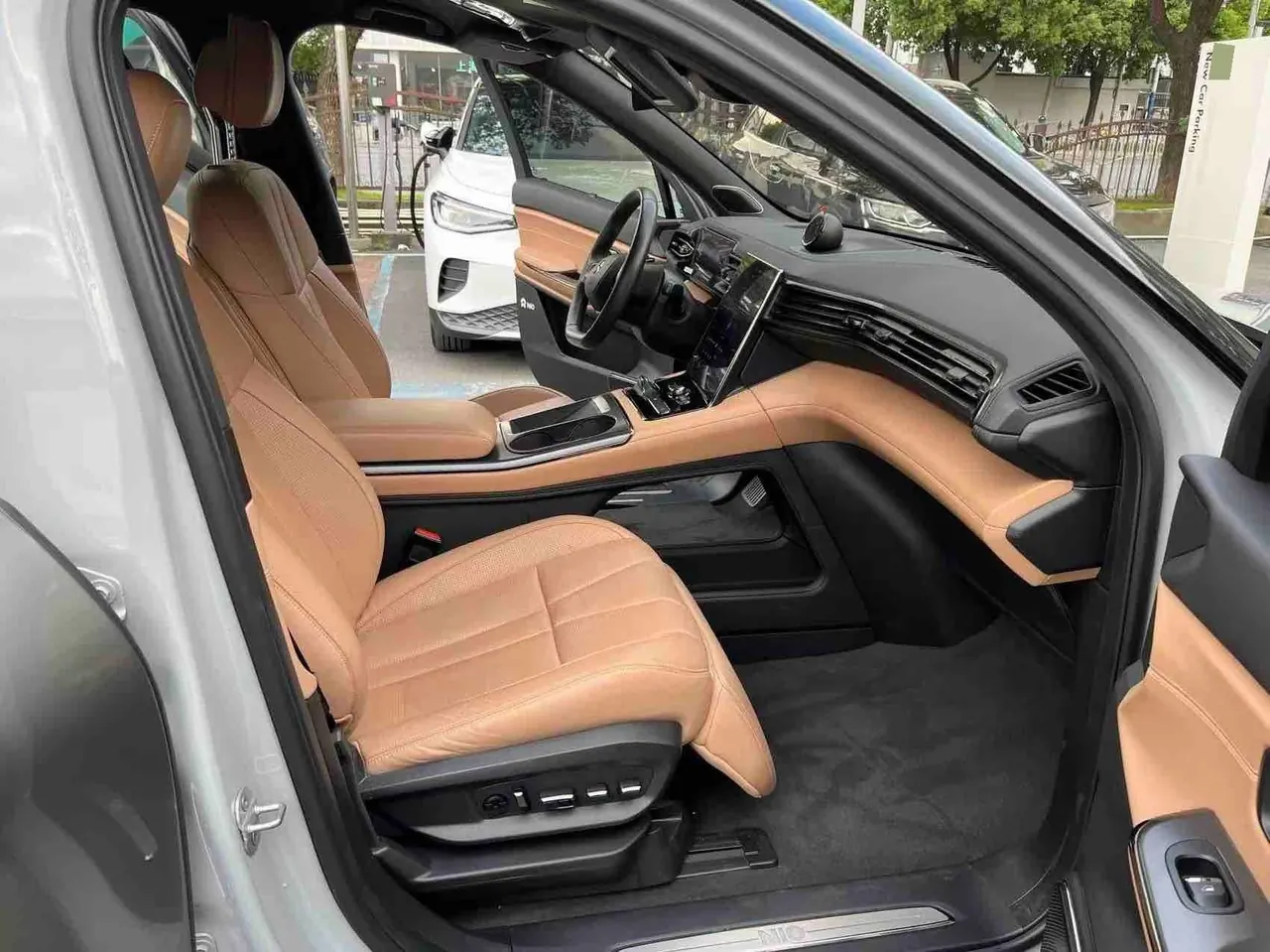NIO 2020 ES8 power change version 7 500KM automatic gear 10