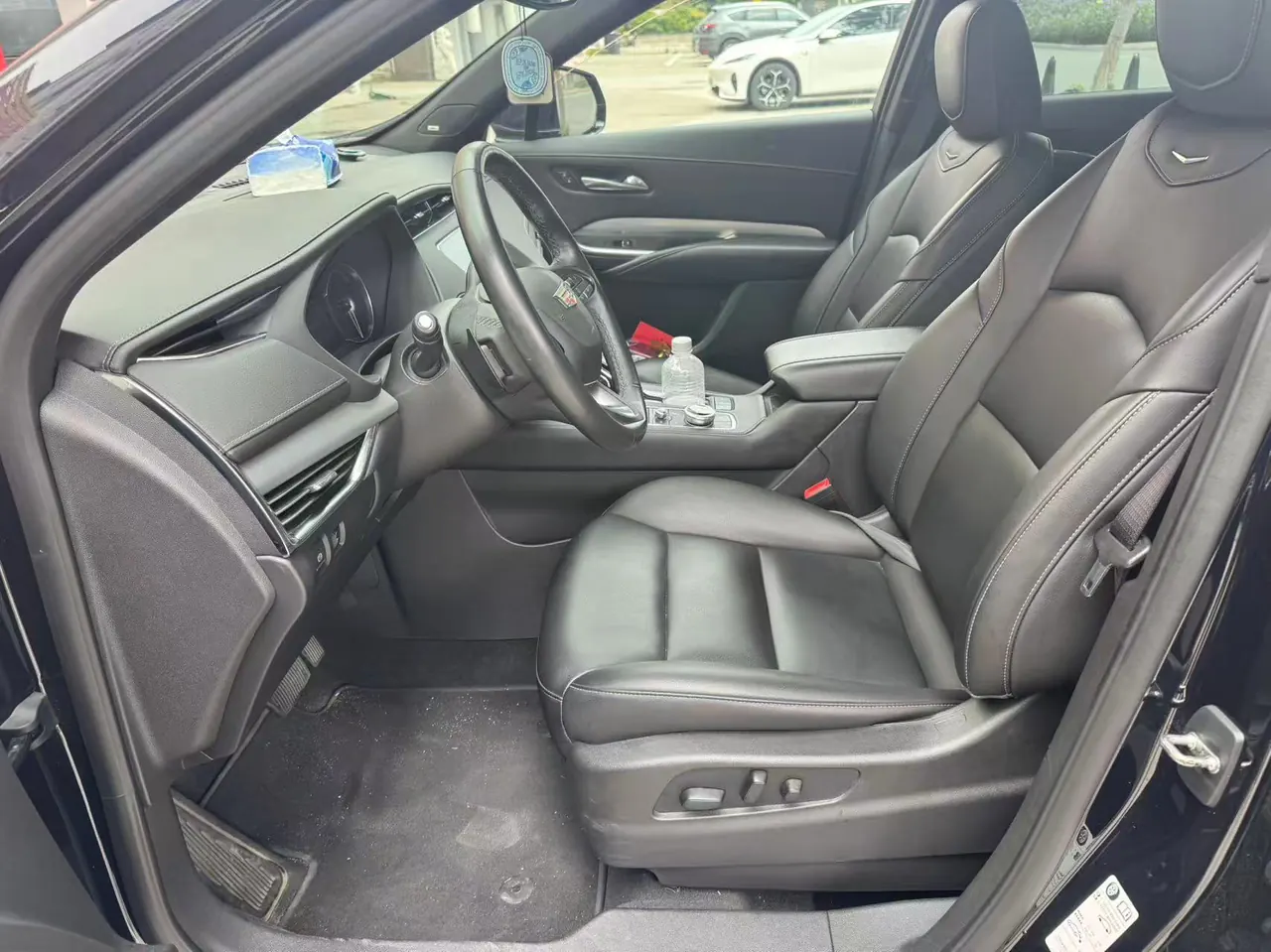 Cadillac 2021 XT4 2.0T 28T Two-Drive Leading Automatic Gear 2