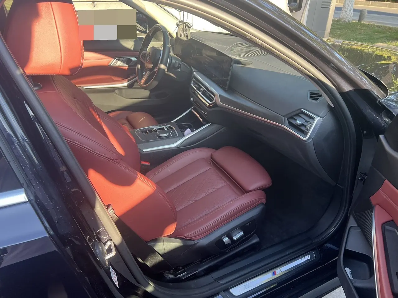 BMW 3 Series 2023 325i 2.0T M Sports Obsidian Night Suit Automatic Gear 3