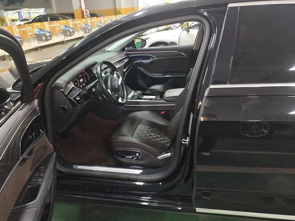 Audi A8L (Imported) 2024 A8L 48V 3.0TFSI 50TFSI Quattro Exclusive Automatic Gear 4