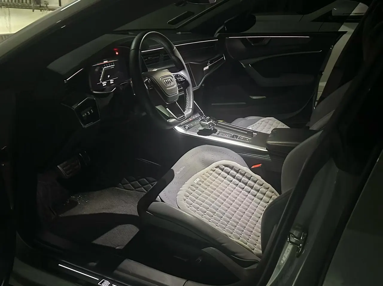 Audi 2024 A7L 2.0TFSI 45TFSI Quattro RS Kit Racing Edition Automatic 3