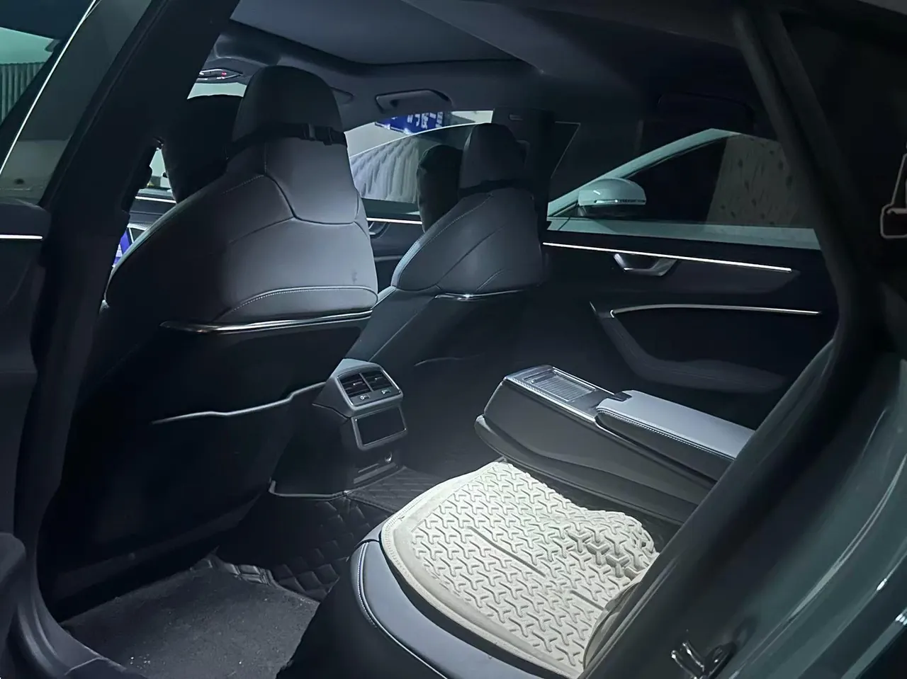 Audi 2024 A7L 2.0TFSI 45TFSI Quattro RS Kit Racing Edition Automatic 4