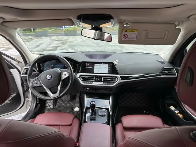 BMW 3 Series 2023 320i 2.0T M Sports Suit Automatic Gear 3