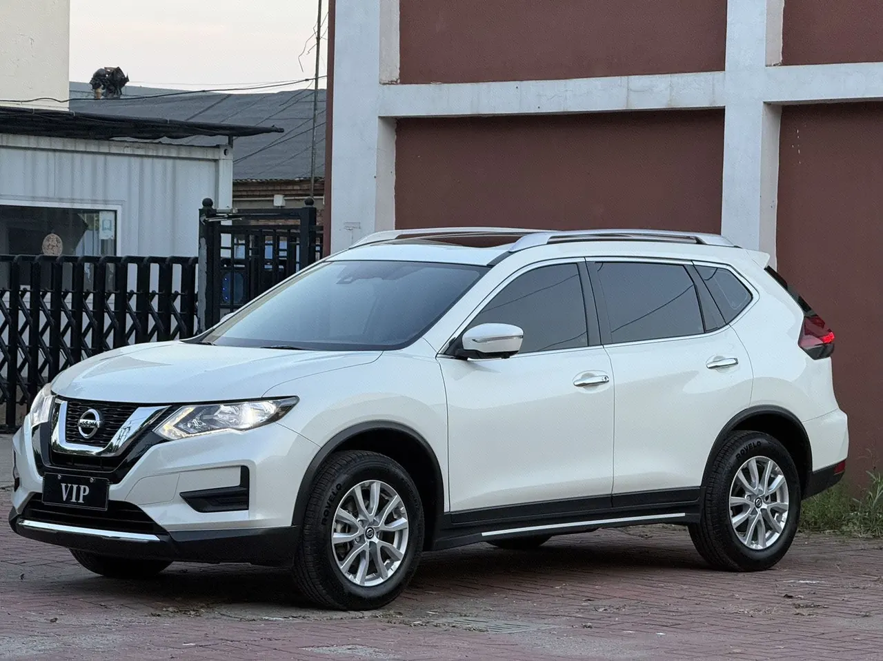Nissan 2023 Qijun Glory 2.0 Stepless Two-Drive Smart Union Comfortable Edition Automatic Transmission - View 1