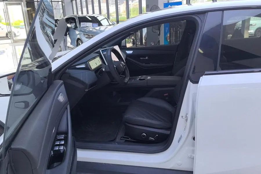 ChangAn Deepal 2024 SL 03 135Plus Glory Edition Automatic Gear 3