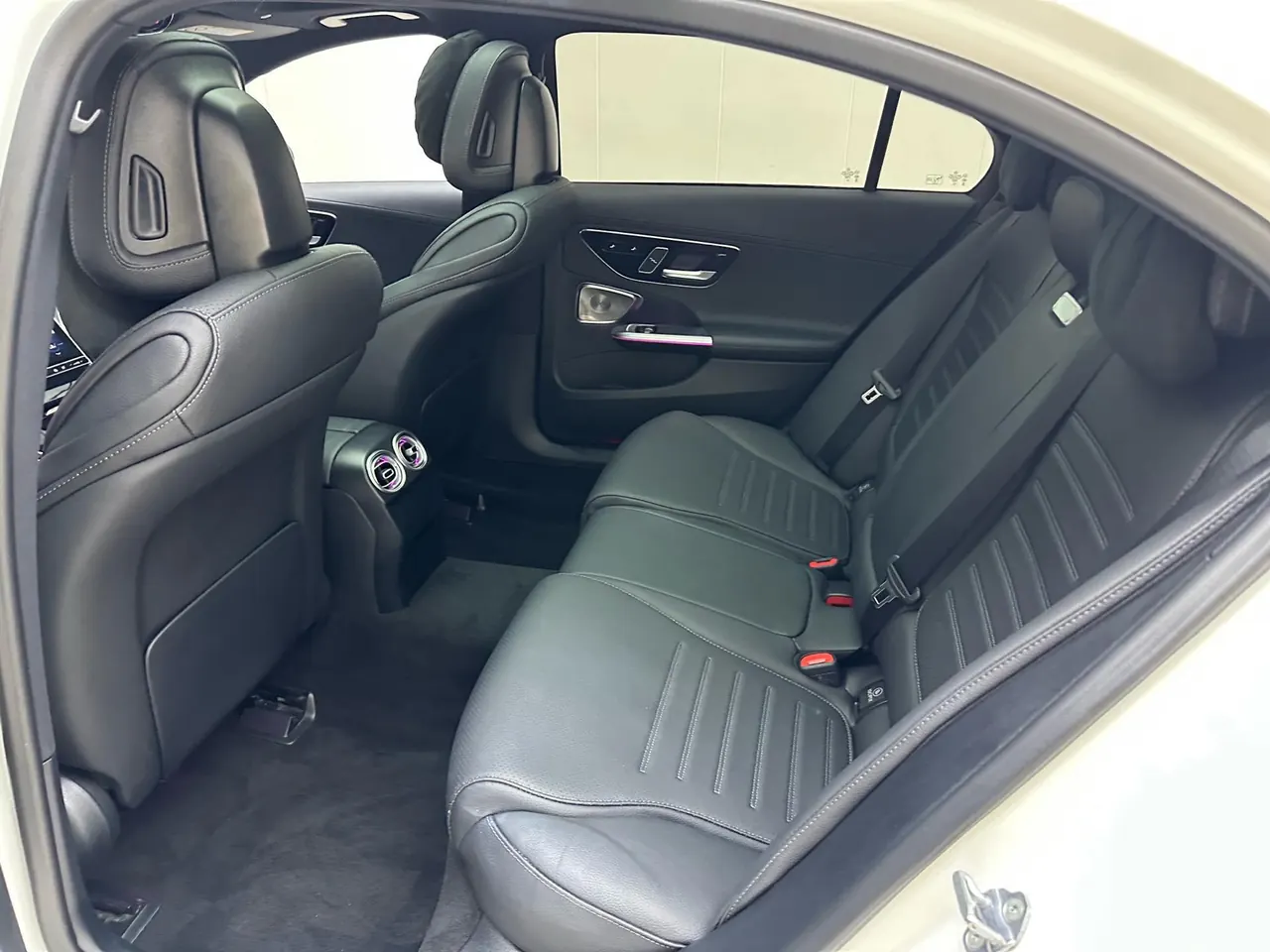 Mercedes Benz Class C 2023 C 260 L 48V 1.5T Hao Night Sports Edition Automatic Gear 4
