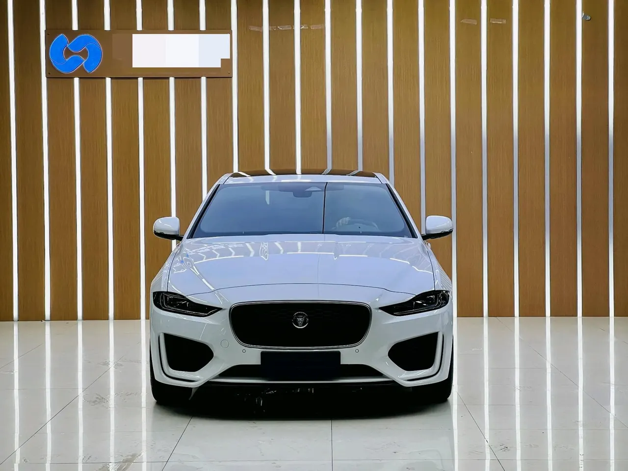 Jaguar 2024 XEL 2.0T 250PS R-DYNAMIC S Enterprising Sports Edition Automatic Gear 3