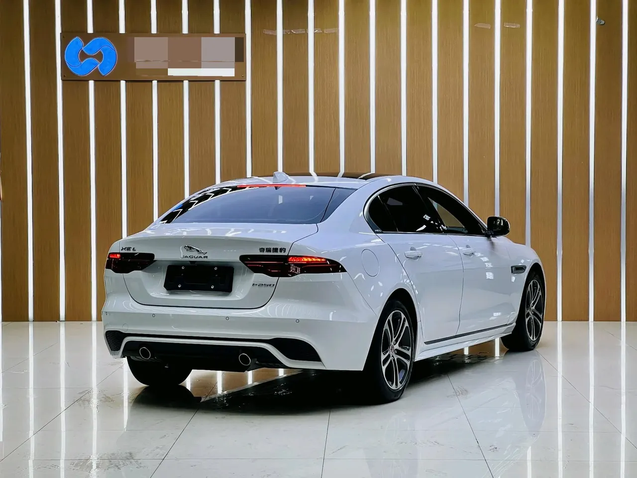 Jaguar 2024 XEL 2.0T 250PS R-DYNAMIC S Enterprising Sports Edition Automatic Gear 9
