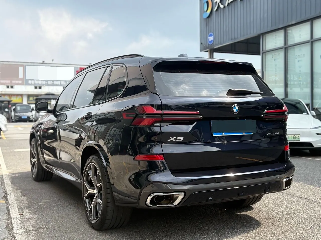 BMW 2023 X5 xDrive30Li 48V 2.0T exclusive m sports obsidian night suit automatic gear 11