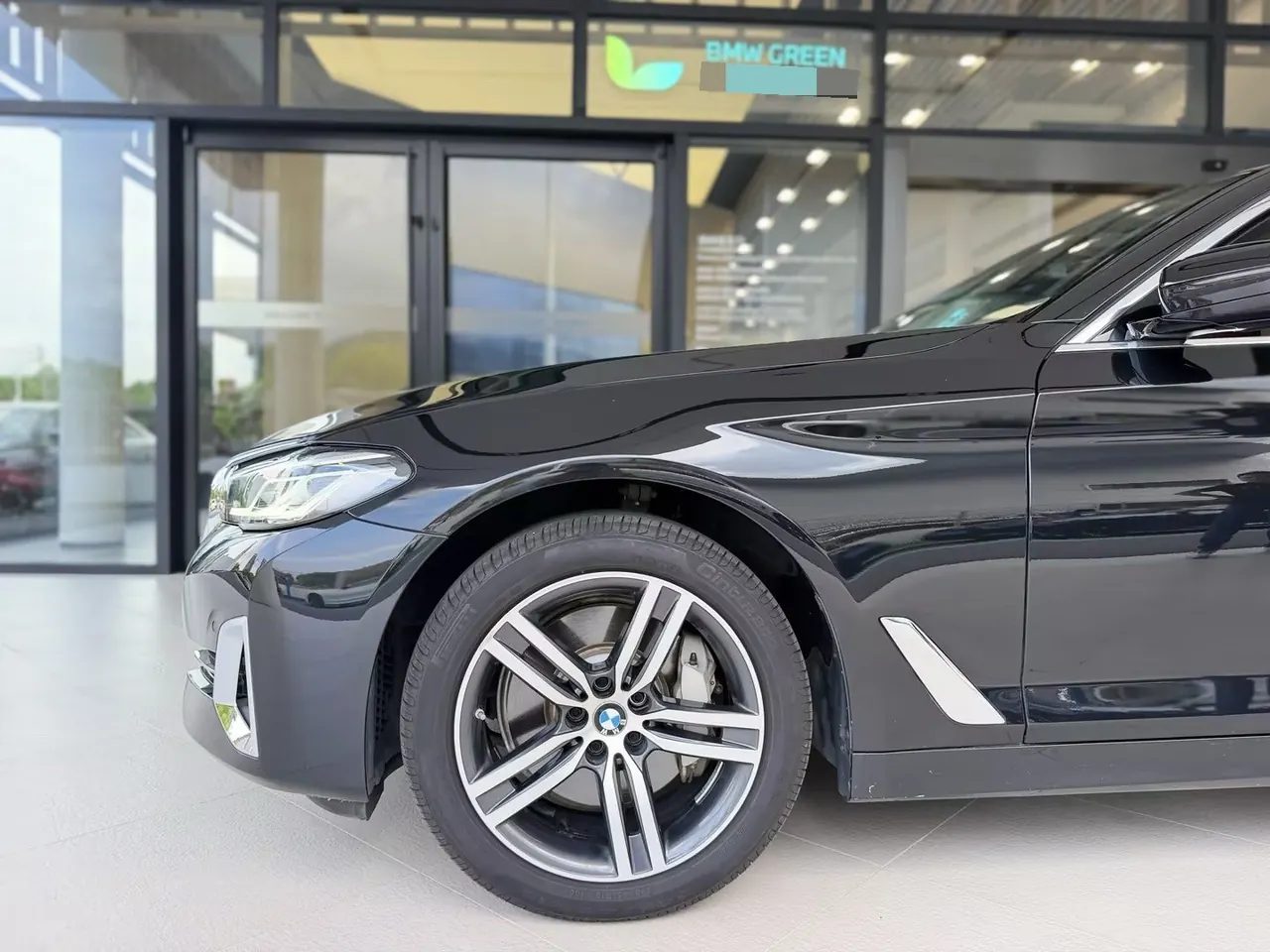 BMW 5 Series 2022 530Li 2.0T Leading Luxury Suit (Change 2) Automatic Gear 4