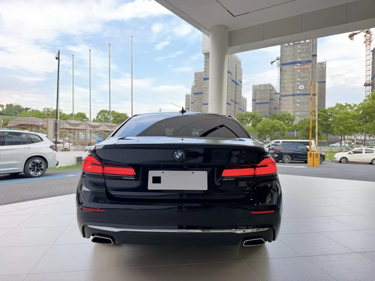 BMW 5 Series 2022 530Li 2.0T Leading Luxury Suit (Change 2) Automatic Gear 5