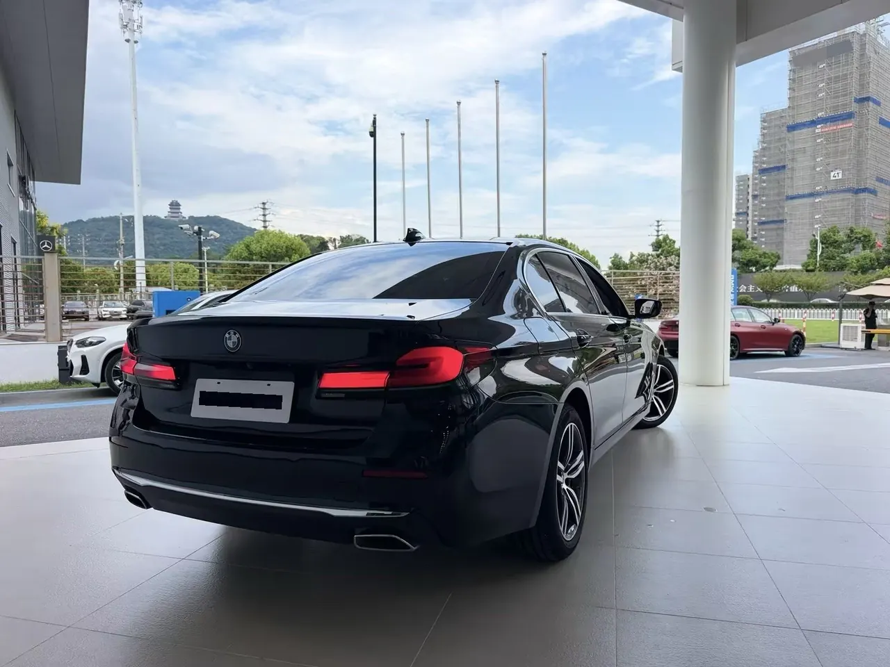 BMW 5 Series 2022 530Li 2.0T Leading Luxury Suit (Change 2) Automatic Gear 6