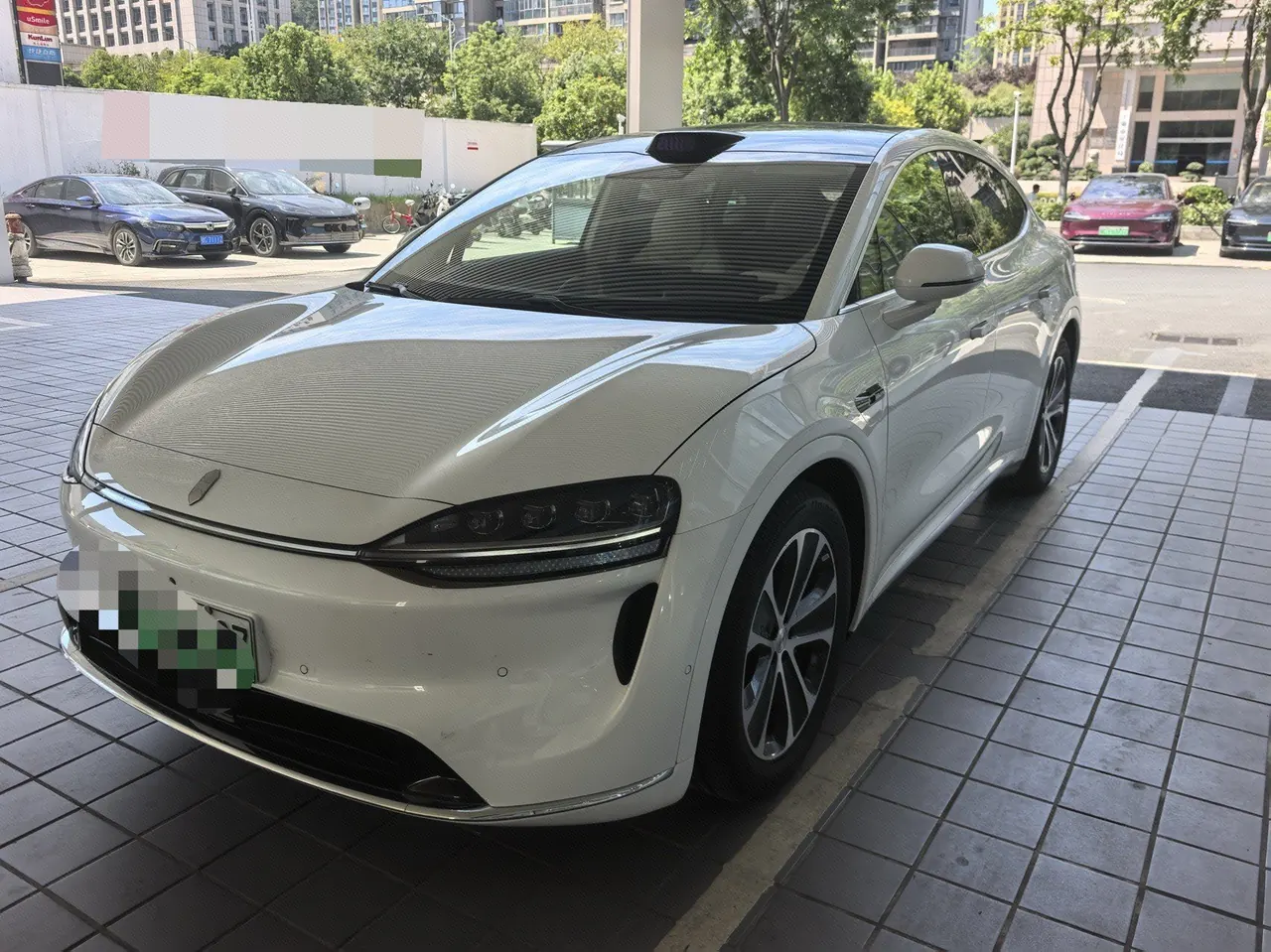 Intellectual 2024 R 7 802km Max Automatic Gear - View 1