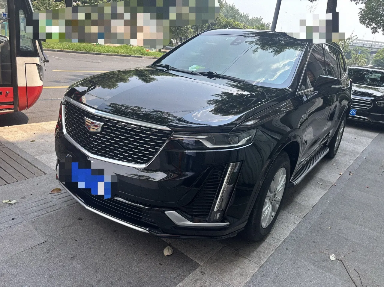 Cadillac 2022 XT6 48V 2.0T 7-seat four-wheel drive fashion automatic gear - View 1