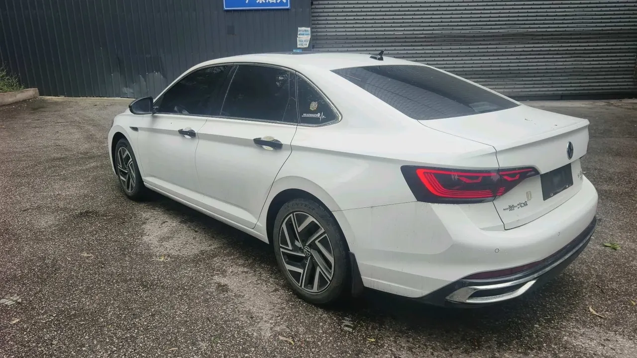 Volkswagen 2023 Sagitar 1.5TSI 300TSI Exceed Edition Automatic 3