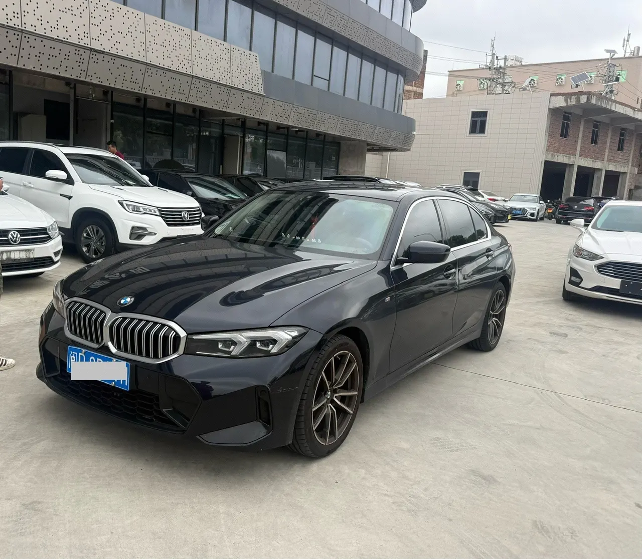 Open image lightbox: BMW 3 Series 2023 320Li 2.0T M Sports Suit Automatic Gear