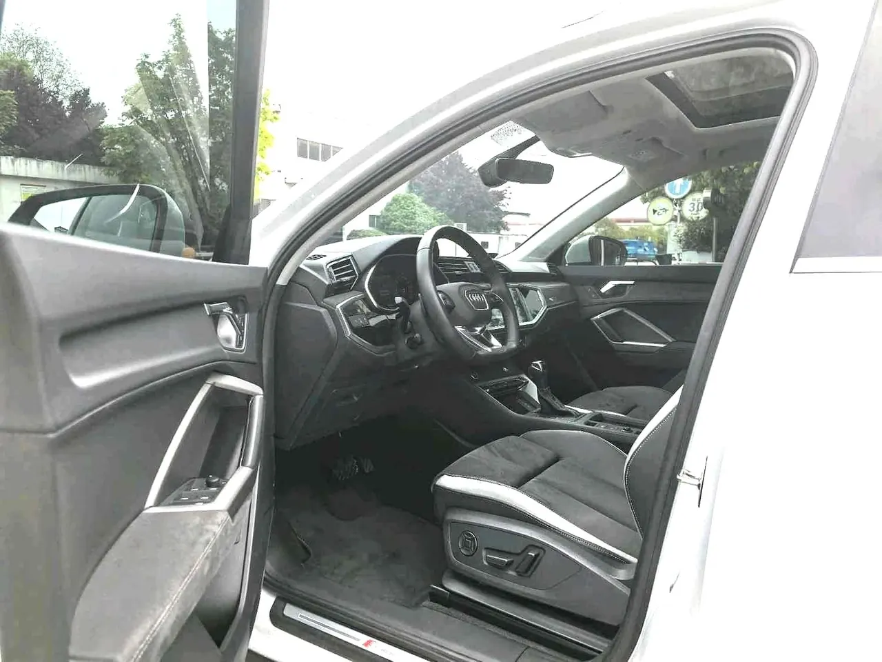 Audi 2022 Q3 1.4TFSI 35TFSI Fashion Dynamic Automatic 4
