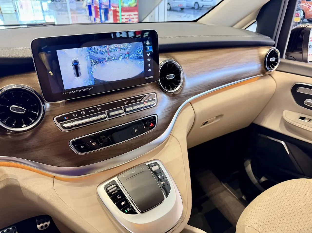 Mercedes Benz V 2022V 260 2.0T Premium Edition Automatic Gear 3
