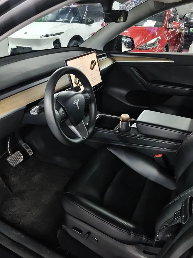 Tesla 2022 Model Y rear-wheel drive version automatic transmission 3