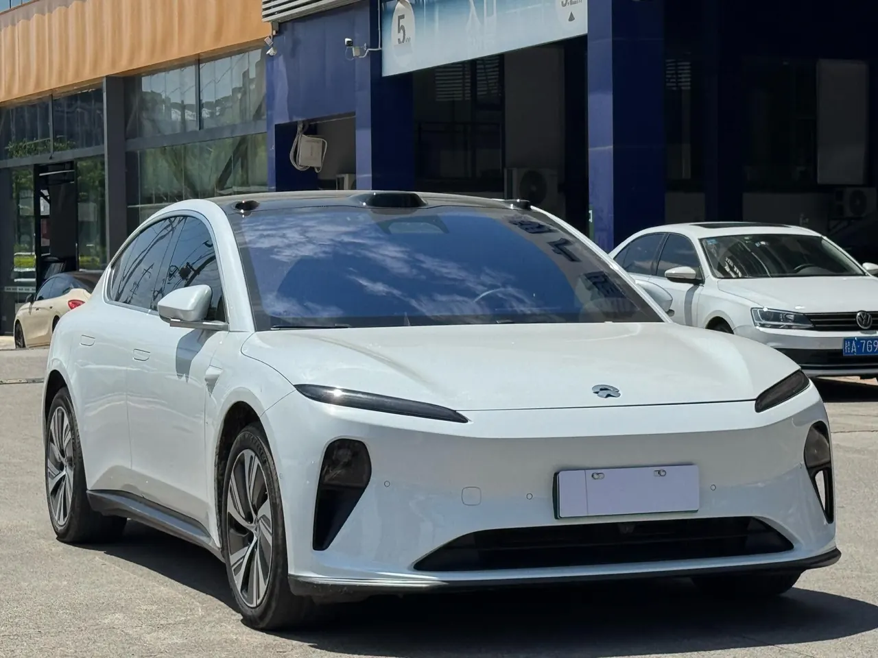 NIO 2024 ET5 75kWh automatic gear 3