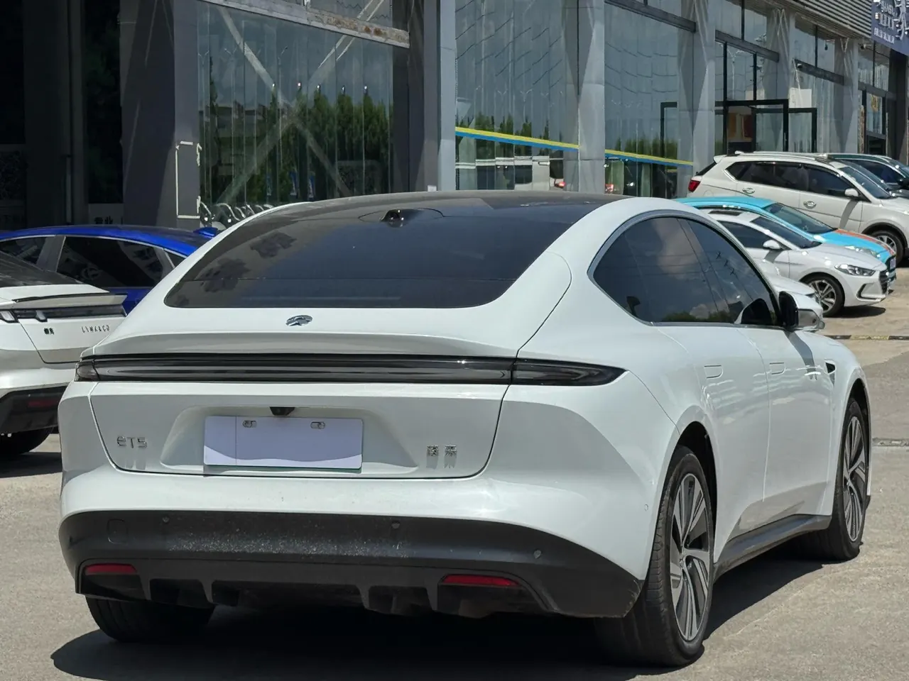 NIO 2024 ET5 75kWh automatic gear 9
