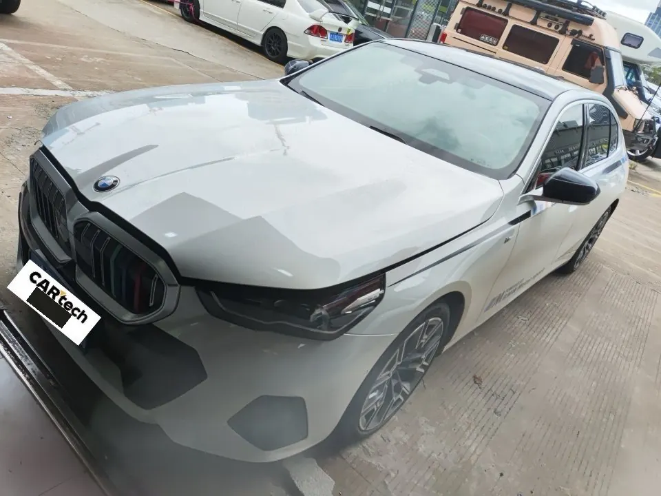 Open image lightbox: BMW 5 series 2024 530Li 48V 2.0T exclusive m sports suit automatic gear