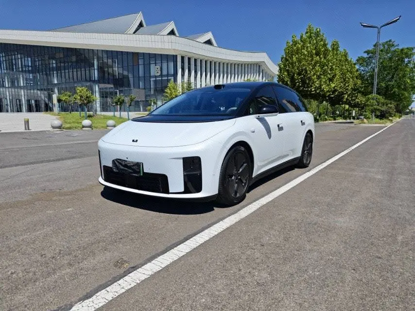 Li 2025 i8 Standard Edition Automatic Gear - View 1