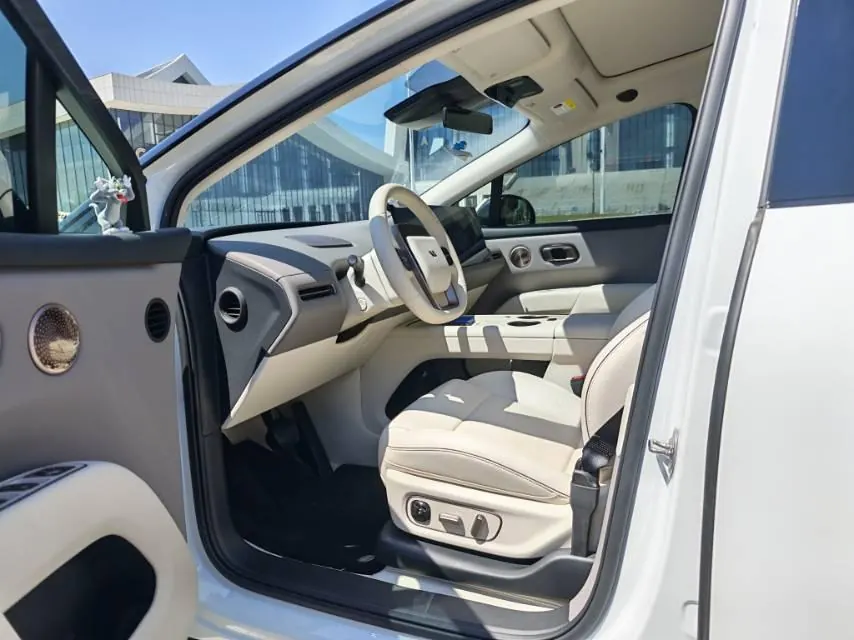 Li 2025 i8 Standard Edition Automatic Gear 4