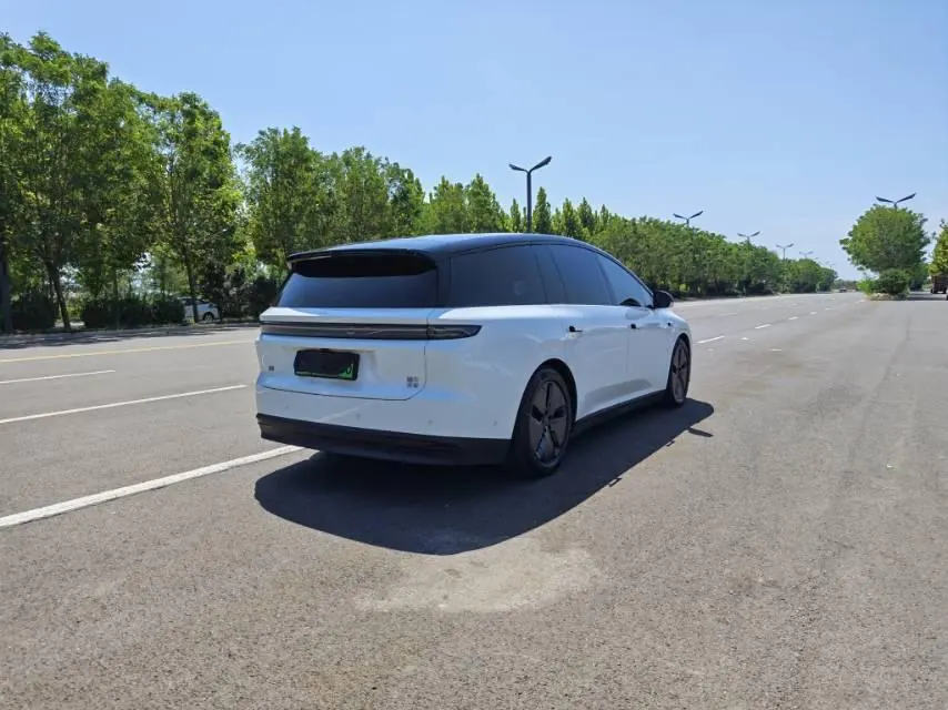 Li 2025 i8 Standard Edition Automatic Gear 9