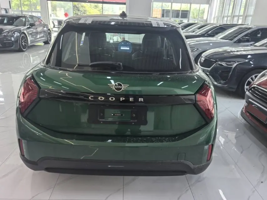 MINI Mini 5-Door (Imported) 2025 Mini Cooper 1.5T Classic Auto 7