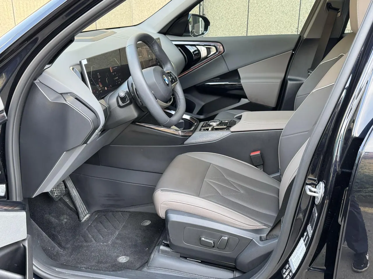 BMW 2026 X3 xDrive25L 2.0T M sports obsidian night suit automatic gear 4