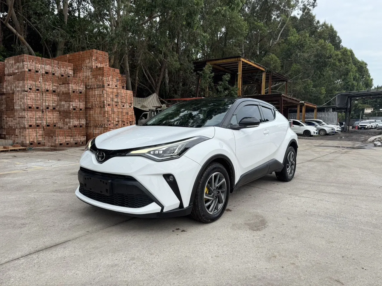 Toyota 2023 C- HR 2.0 Stepless Deluxe Edition Automatic Gear - View 1