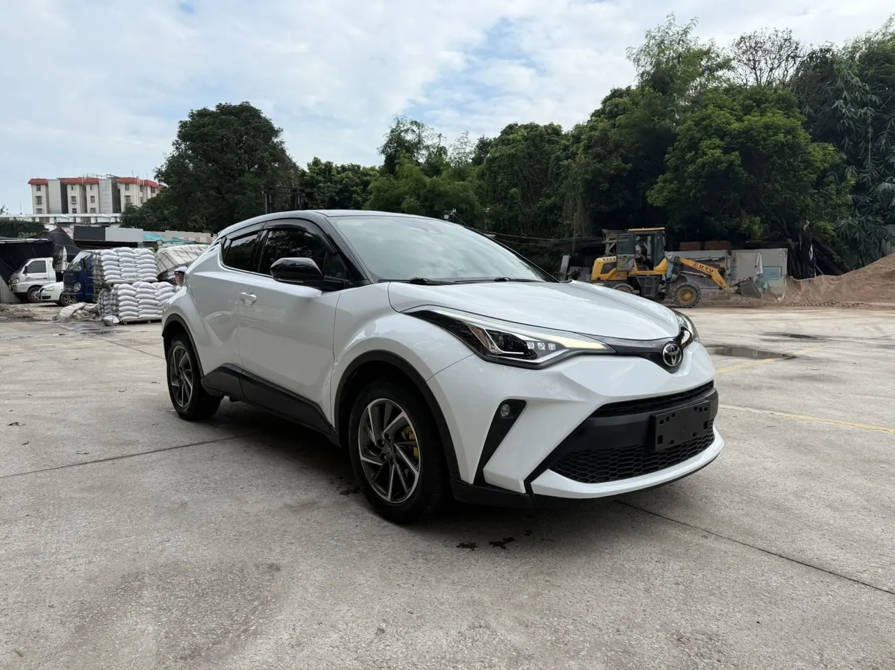 Toyota 2023 C- HR 2.0 Stepless Deluxe Edition Automatic Gear 3