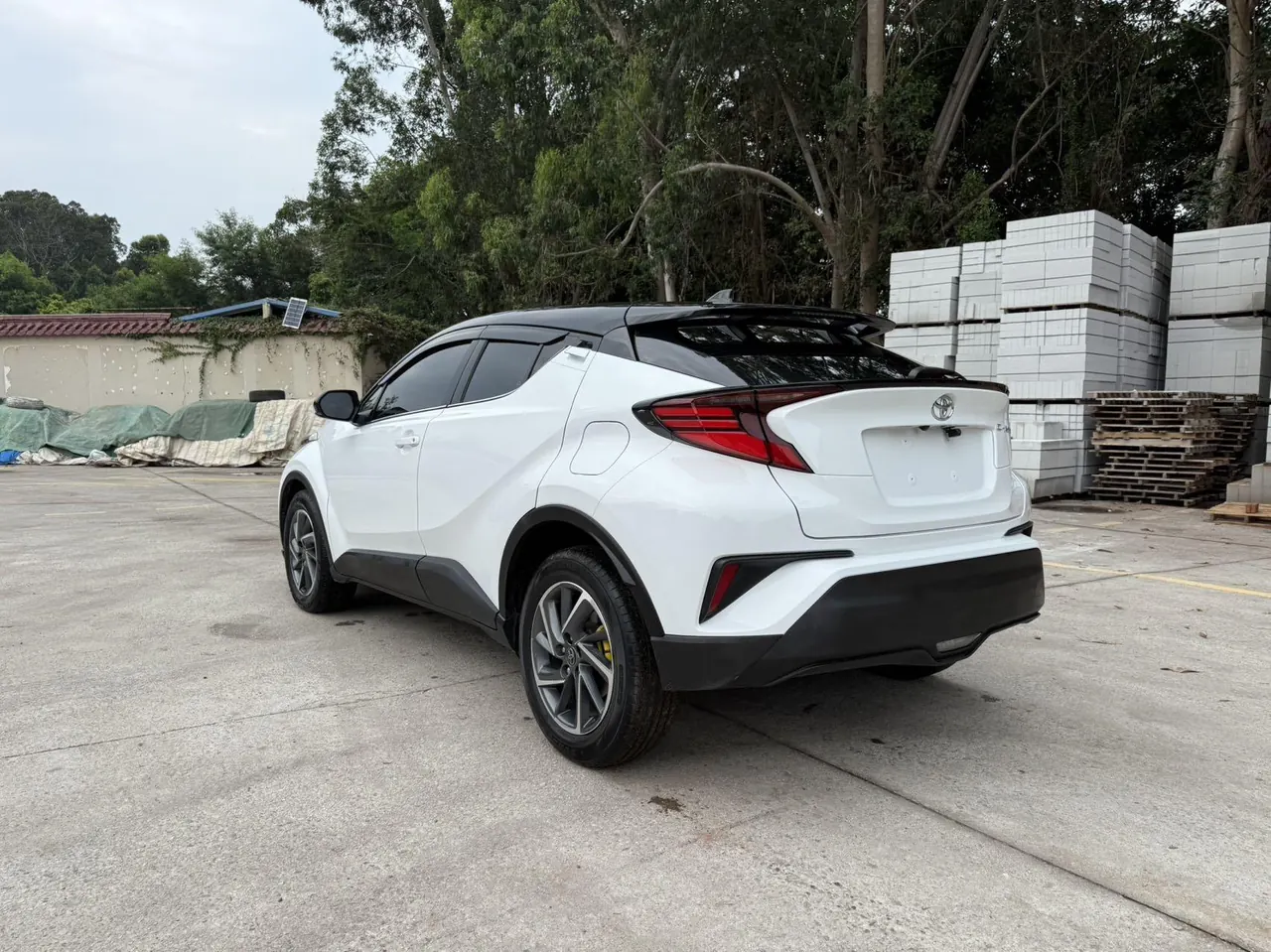 Toyota 2023 C- HR 2.0 Stepless Deluxe Edition Automatic Gear 6