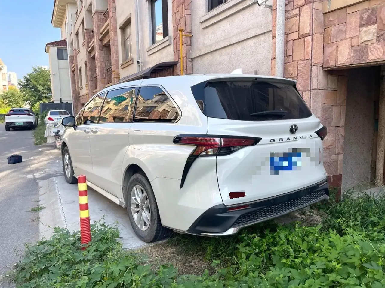 Toyota 2024 Grevia HYBRID 2.5 Stepless Comfort Edition Automatic Transmission 2