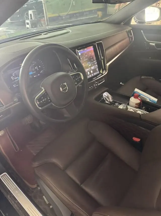 Volvo 2024 S90 48V 2.0T B5 Zhiyuan Deluxe Edition Automatic Gear 4