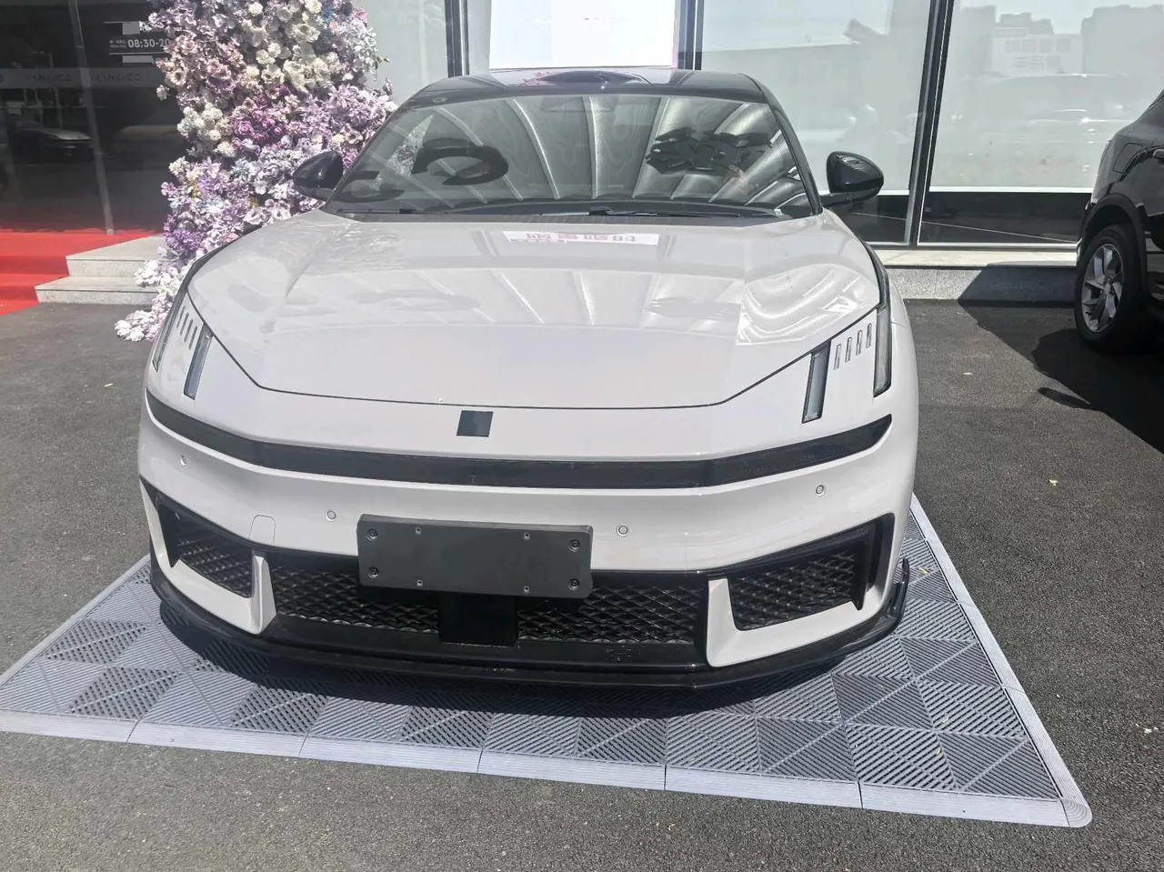 LYNK&amp;CO 2025 LYNK&amp;CO 10 EM-P 1.5T 120 4-wheel drive Ultra (modified) automatic gear 7
