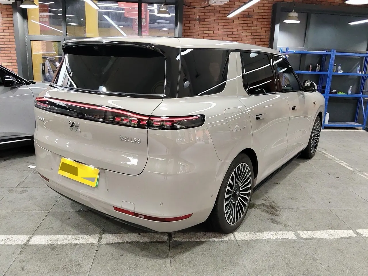 IM 2026 IM LS8 66 Ultra Technology Flagship Large Five-seater Automatic Transmission 4