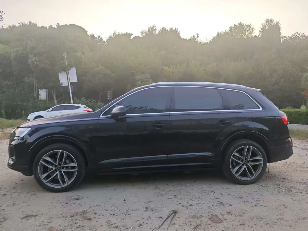 Audi Q7 (Imported) 2024 Q7 48V 3.0TFSI 55TFSI Quattro S line Sports Automatic 3