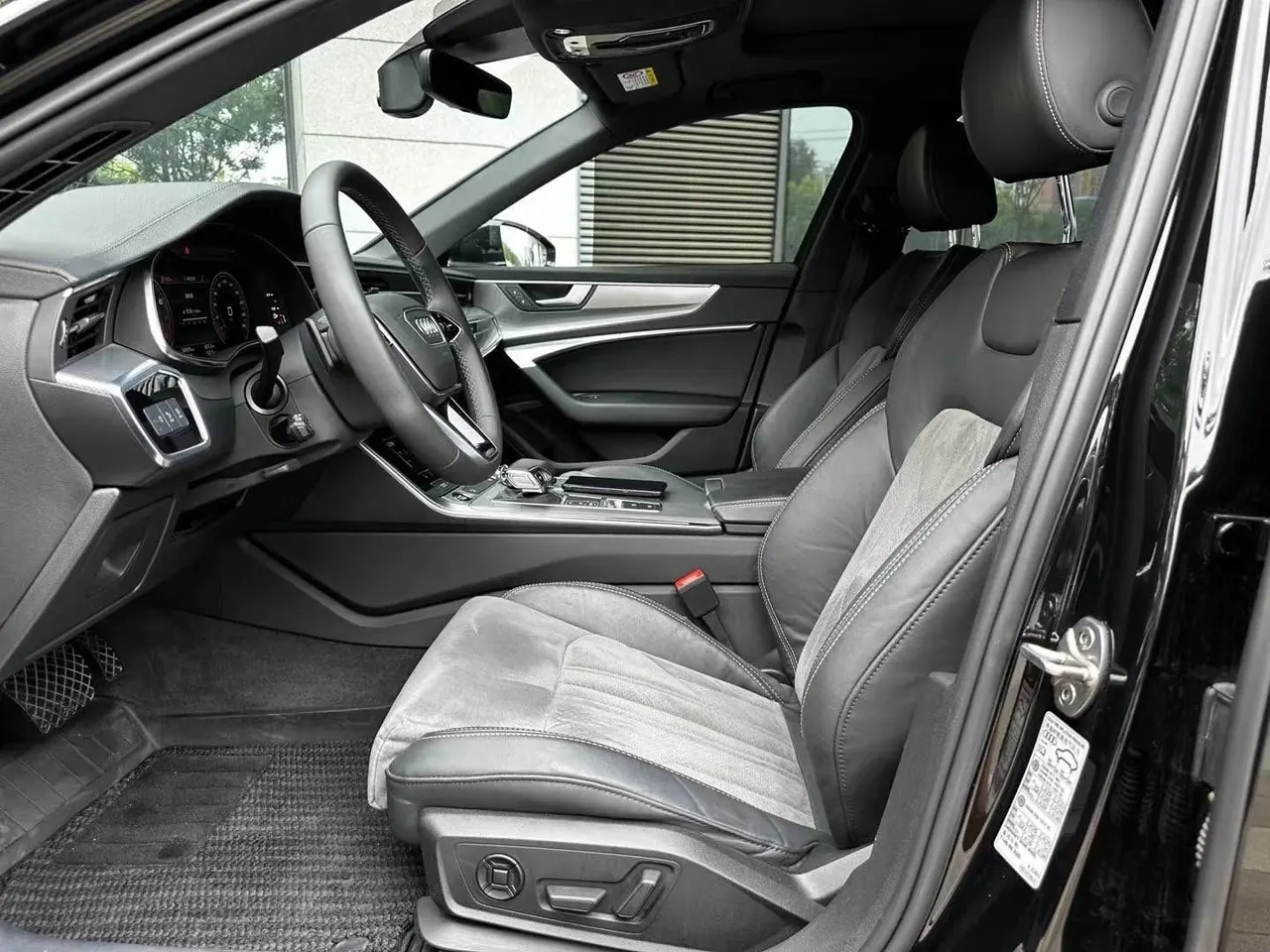 Audi 2021 A6L 2.0TFSI 45TFSI Quattro Selected Elegant Automatic Gear 5