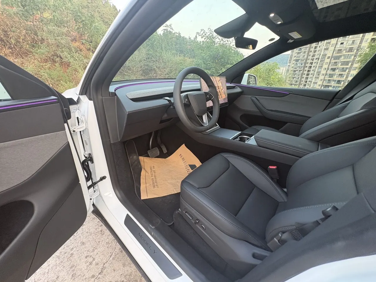 Tesla 2026 Model Y Rear-Wheel-Drive Automatic 5