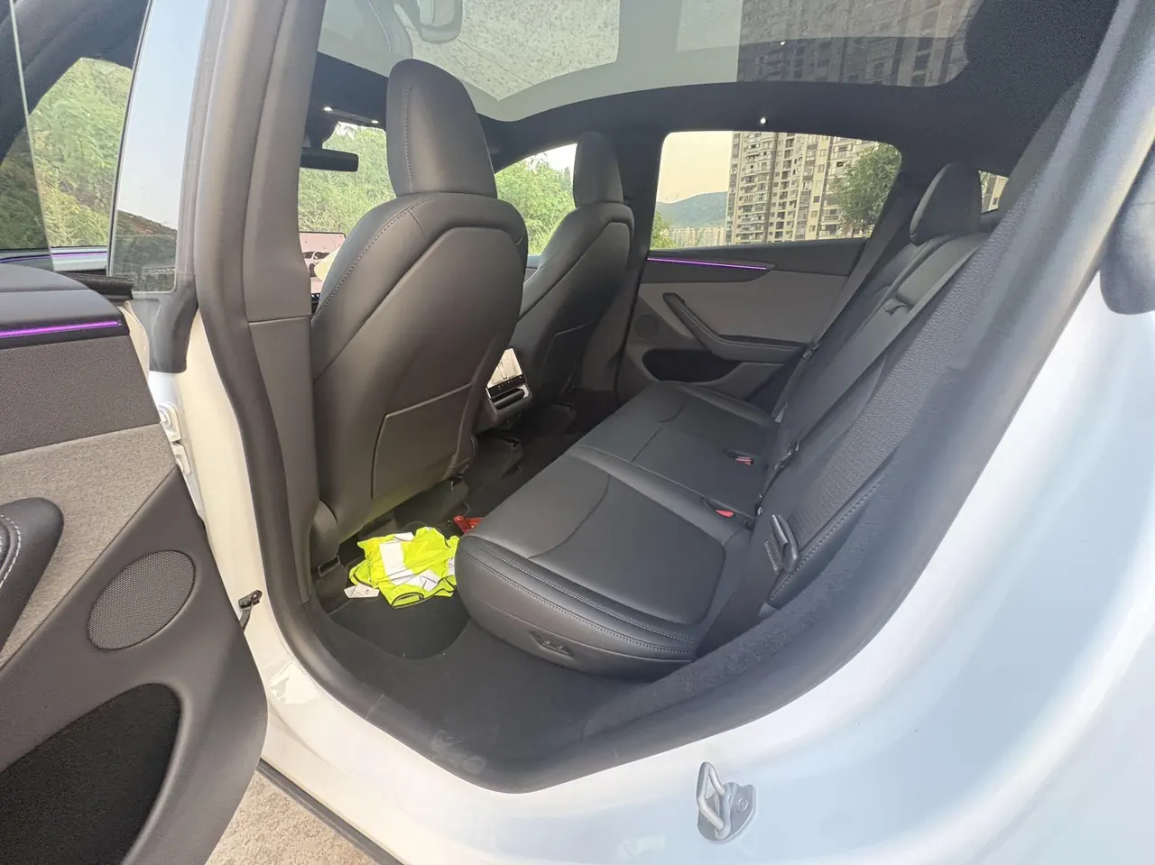 Tesla 2026 Model Y Rear-Wheel-Drive Automatic 6