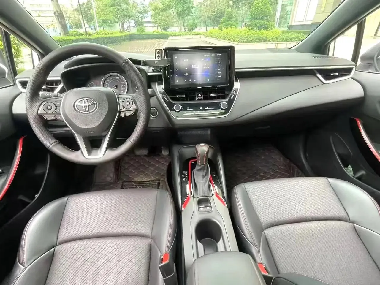 Toyota 2022 Lei Ling 1.2T Stepless 185T Sports Edition Automatic Gear 2
