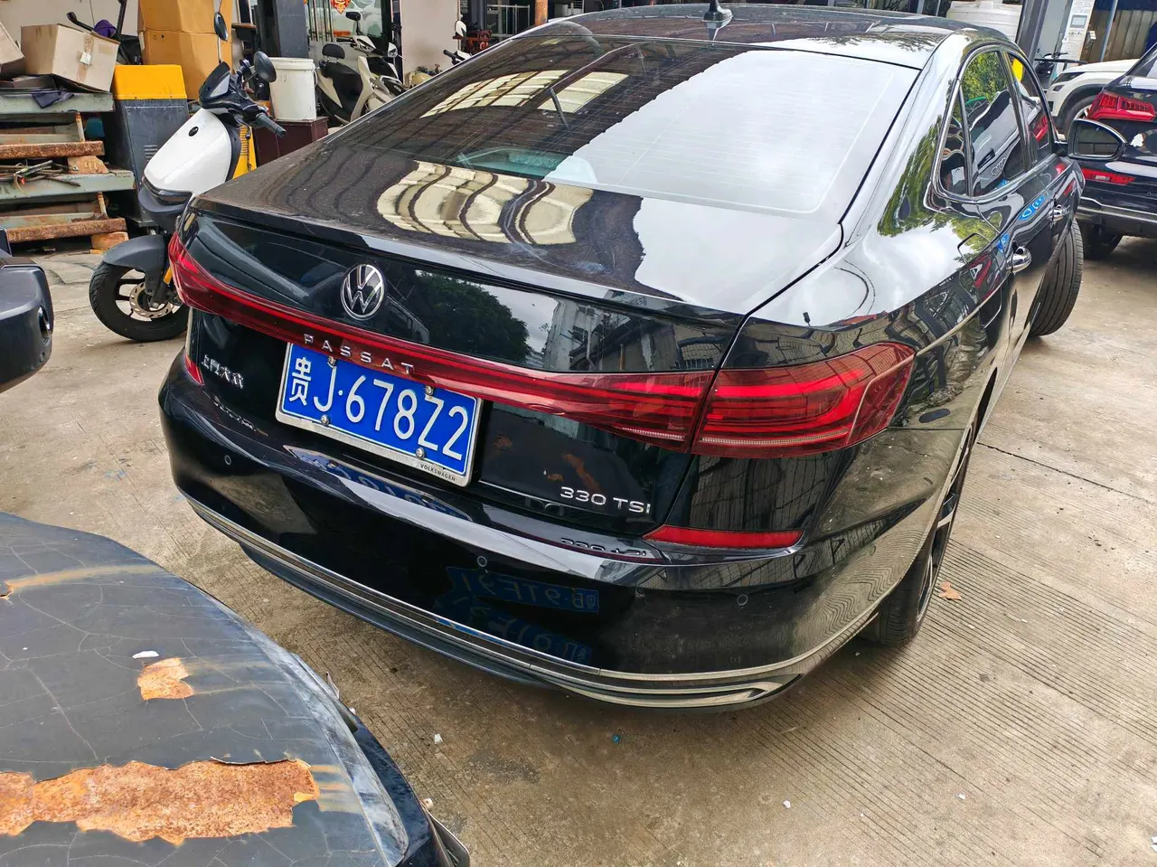 Volkswagen 2023 Passat 2.0TSI 330TSI Elite Edition Automatic 3