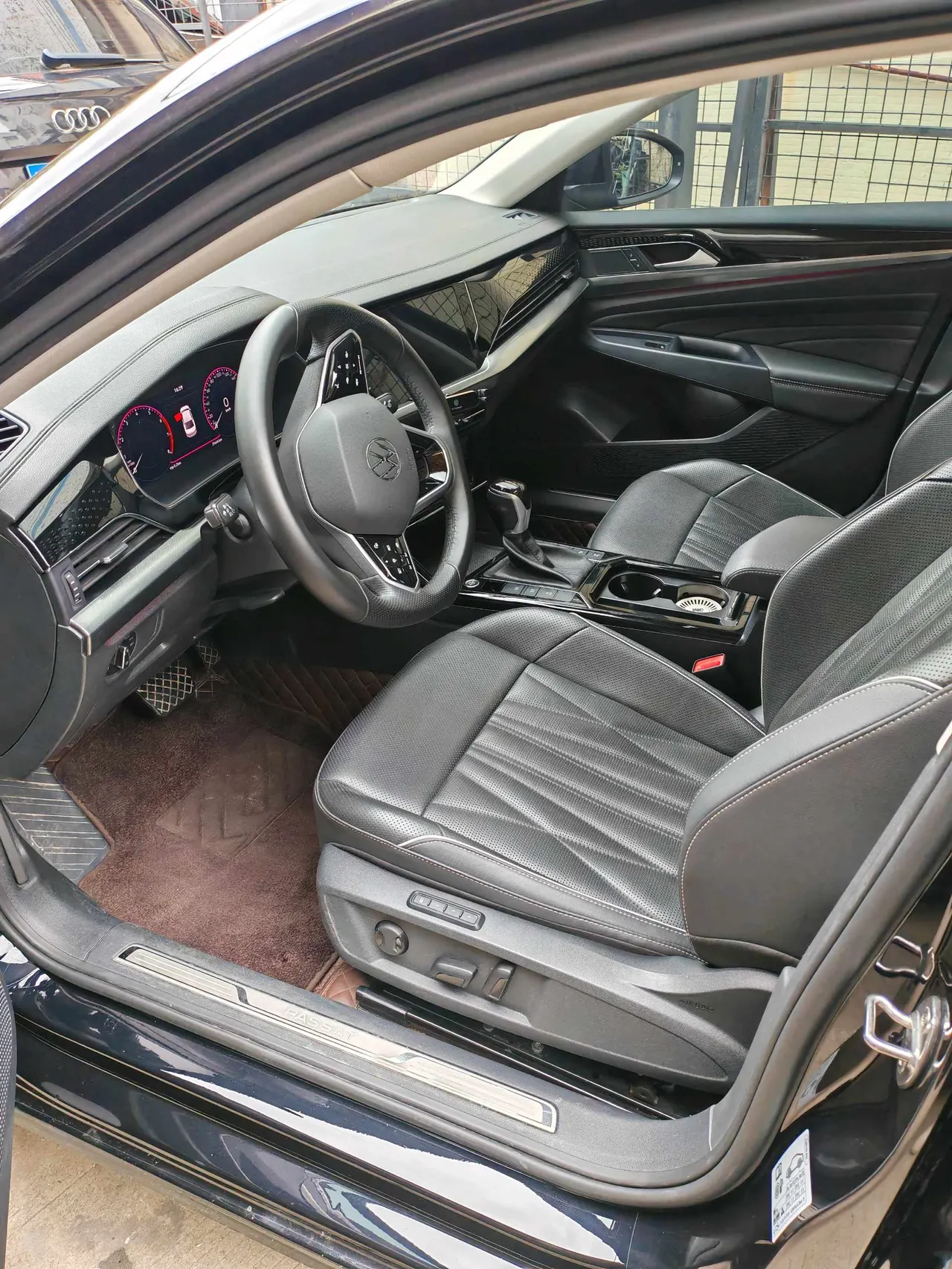 Volkswagen 2023 Passat 2.0TSI 330TSI Elite Edition Automatic 5